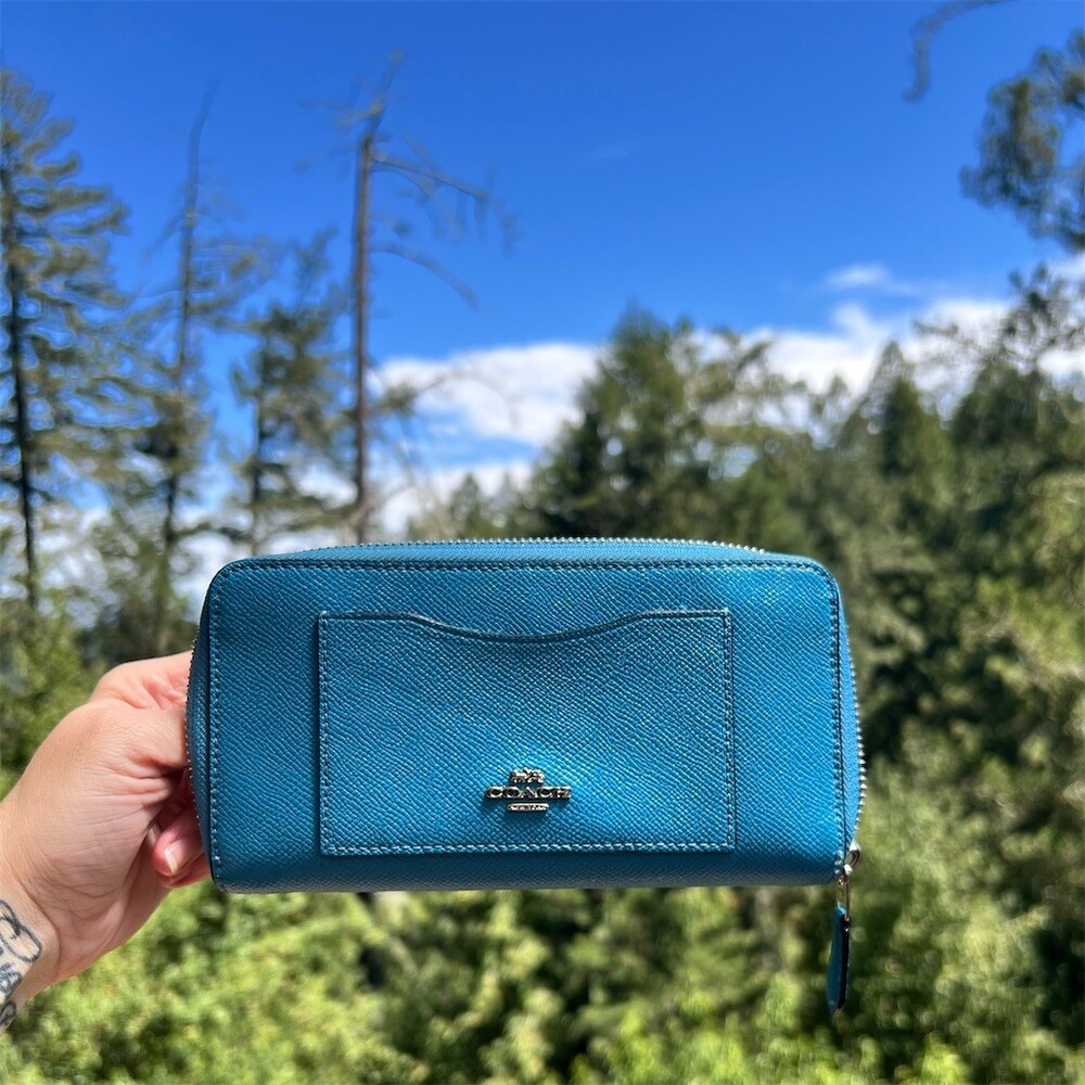 COACH Long Zip-Around Blue Crossgrain Leather Wallet Silver Hardware AUTHENTIC